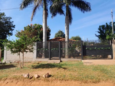 CASA EN LUQUE DETRAS DE LT MORACUE 
