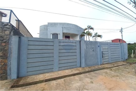 VENDO RESIDENCIA EN MARIANO ROQUE ALONSO BARRIO UNIVERSO
