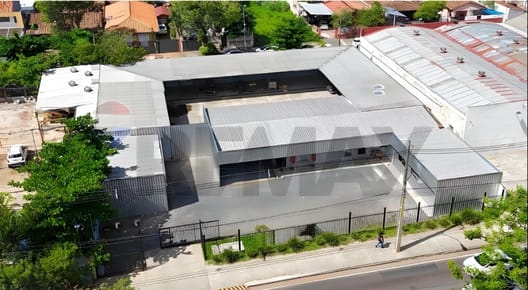 DEPÓSITO CORPORATIVO. Sobre Av. Madame Lynch