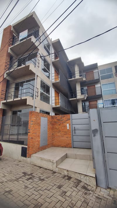 VENDO DEPARTAMENTO A ESTRENAR EN LUQUE A PASOS DE LA CONMEBOL