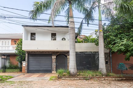 Alquilo Residencia Amoblada de 4 Habitaciones En Barrio Mariscal López