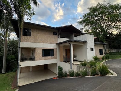 VENDO CASA ESTILO CLÁSICO EN PARANÁ COUNTRY CLUB