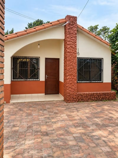 CASA EN ANTICRETICO URB. AKUALAND ZONA NORTE