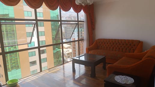 Departamento en Alquiler sobre la Avenida Sánchez Lima 