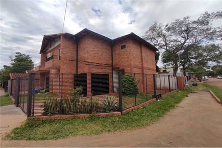 Casa + 2 Duplex Pareados - Tercer Barrio De Luque 