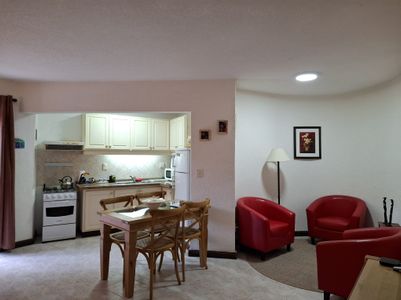 Cómodo Apartamento A Metros De Punta Shopping, Planta Baja Patio Y Garage 