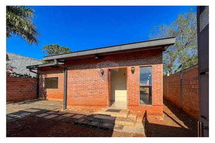 Vendo casa detrás de Rakiura, Luque