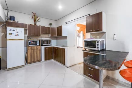 VENTA | DUPLEX en ESQUINA con PISCINA LAMBARÉ