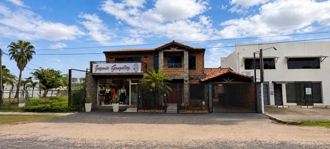 Casa s/ Madame Lynch de calle a calle