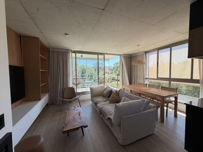 Alquiler apartamento 2 dormitorios. Parrillero, estufa, balcón. Amoblado