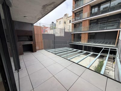 Alquiler apartamento A ESTRENAR. Un dormitorio, balcón y parrillero. Garage. Buceo