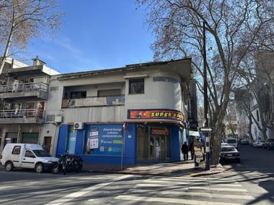 Venta local comercial con renta. Centro