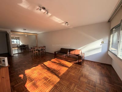 Apartamento en venta. 3 dormitorios. Cochera. Punta Carretas