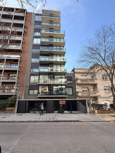 Venta Penthouse A ESTRENAR!!!. 3 dormitorios, 3 baños, terraza de uso exclusivo. 2 gges. Punta Carre