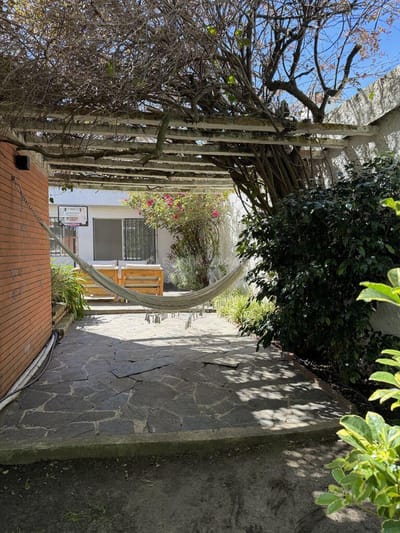 Venta casa 4 dormitorios, servicio, barbacoa, calefacción jardin, Impecable Malvin