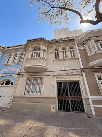 Venta casa 4 dormitorios, patio, barbacoa, terrazas y garage. Punta Carretas