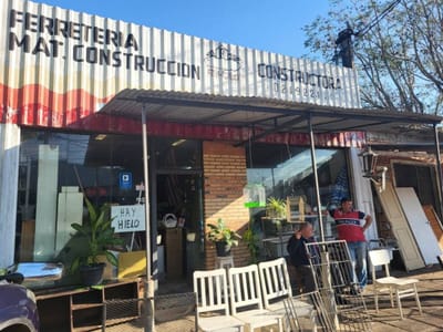 Salón comercial con tinglado, 364 m² sobre Av. San Isidro - Lambaré