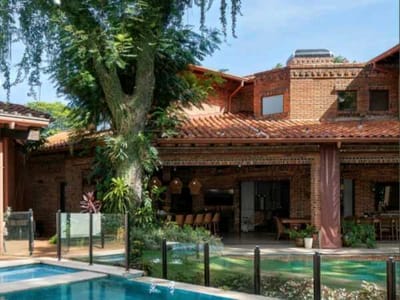 VENDO IMPONENTE RESIDENCIA EN CONDOMINIO CERRADO