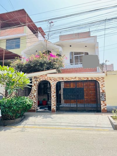 Vendo! Casa Ate - 4 Dormitorios