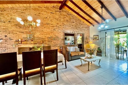 Vendo Casa en Loma Merlo - Luque 