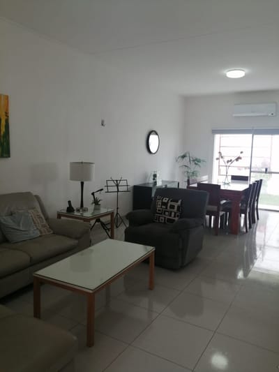 CÓMODA Y ESTRATÉGICA CASA EN VENTA