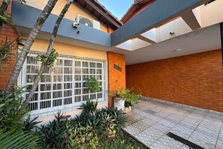 Casa-Venta-Alas Paraguayas - Los Laureles, Los Laureles, Asunción