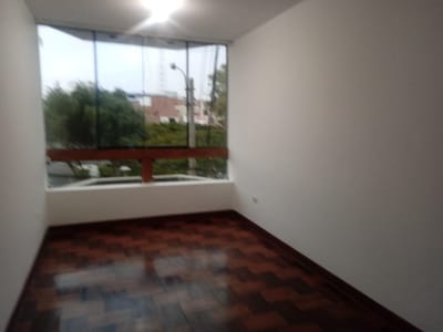 Hermoso Depa Frente a Parque. A Espalda de UCV