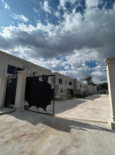 EN VENTA Casa Premium en Condominio Leganzza