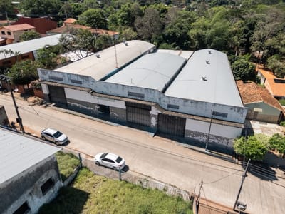 En Venta Depósito de 1251 m2 en Villa Elisa, Von Poleski y Defensores del Chaco