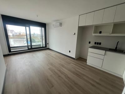 Alquiler apartamento 1 dormitorio en piso alto y garage. Cordón.