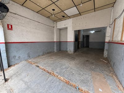 Alquiler local comercial o depósito en Centro.