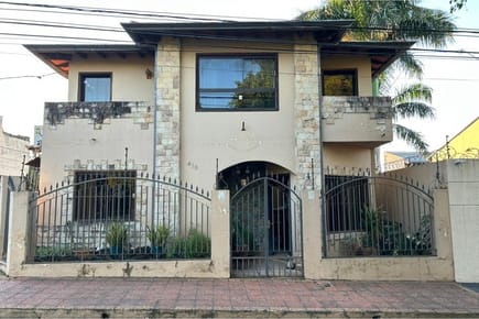 Casa-Venta-Antequera y Castro esq. San Juan Butista,, Lambaré, Central