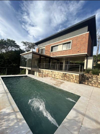 *CASA A ESTRENAR EN VENTA SAN BERNARDINO CON VISTA AL LAGO*