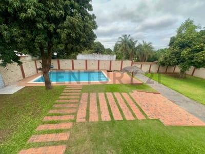 Vendo casa de verano en Barrio Laurelty - Luque