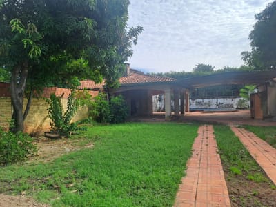 Amplio terreno en venta Centro de MRA