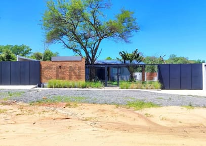 EN VENTA CASA QUINTA EN SAN BERNARDINO - BARRIO SANTO DOMINGO