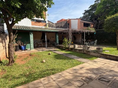 VENDO AMPLIA CASA 5 DORM EN SAN VICENTE