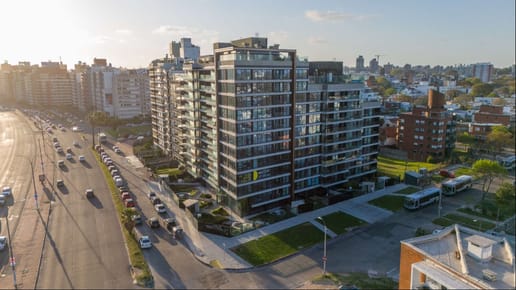 Apartamento de 2 dormitorios con patio exclusivo en Malvín