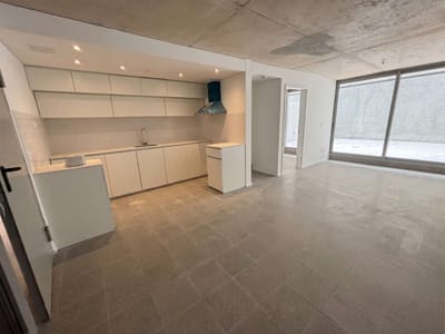 Apartamento duplex de 3 dormitorios con patio