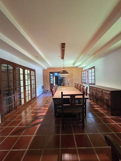 EN VENTA AMPLIA CASA EN ESQUINA – San Bernardino