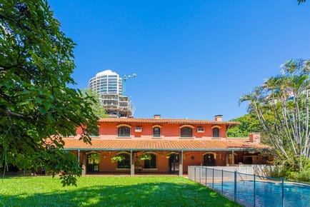 EN VENTA CASA  Colonial en Barrio San Jorge - ASUNCION