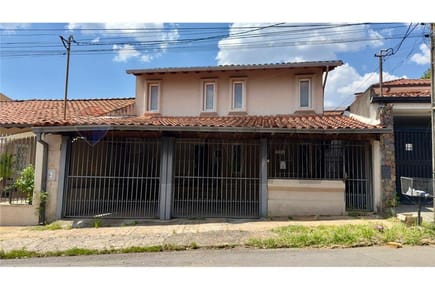 Vendo casa de 3 habitaciones en Asunción Recoleta 