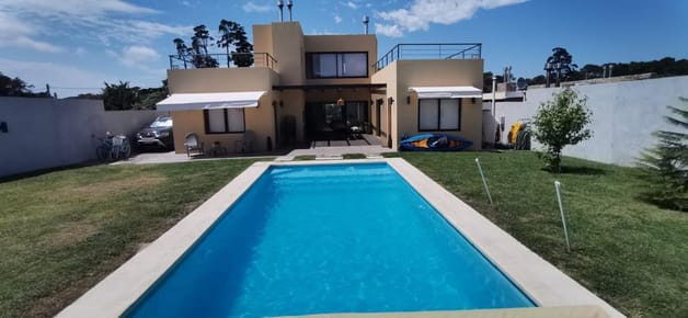 Punta Ballena, Al Lado De La Laguna Del Diario