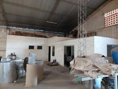 GALPÓN EN ALQUILER COMPLETAMENTE CERRADO ZONA NORTE POR LA CHONTA