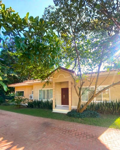 CASA EN VENTA    Ubicada dentro del exclusivo Condominio