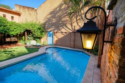 EN VENTA RESIDENCIA DE 3 HABITACIONES ZONA SHOP. DEL SOL