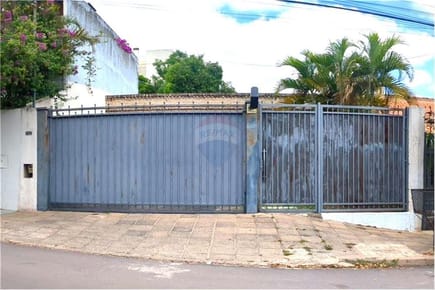 Renovada Casa En Venta En Barrio Jara