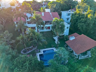 En venta lujosa casa en colina del urubó II
