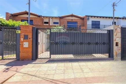 DÚPLEX DE 4 DORM. EN BARRIO SAN MIGUEL SAN LORENZO