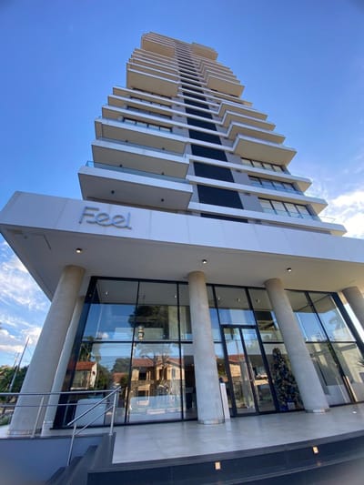 Depto. Premium en Alquiler sobre Av. Santísima Trinidad, Edificio Feel